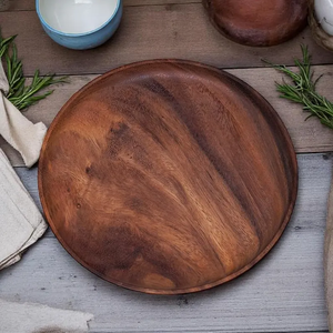 Assiette en bois d'acacia artisanale – Assiette de service et de dîner rustique par blossom craft india - Product Image 6