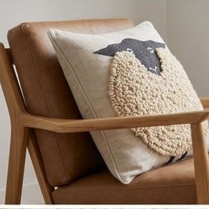 Housse de coussin carrée en coton brodée motif mouton, décorative et originale, lavable en machine ou à la main, prix de gros - Product Image 4