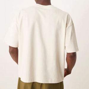 Camiseta de corte holgado y pesado, blanca lisa, con detalles negros, de punto, estilo boxy. - Product Image 4