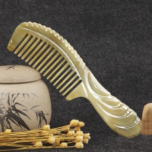 Peine de cuerno natural para el cuidado diario del cabello, herramienta para desenredar y mantener un cabello suave y saludable - Product Image 1