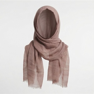 ผ้าพันคอผ้าซาตินวินเทจหรูหราสำหรับผู้หญิง ผ้าไหมพิมพ์ลายชนเผ่าแบบยาว ผ้าคลุมศีรษะดีไซน์เนอร์ ผ้าพันคอแฟชั่นพรีเมียมเนื้อนุ่ม - Product Image 1