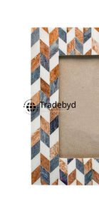 Marco de Fotos Creativo con Incrustaciones de Resina Hecho a Mano de Primera Calidad con Acabado Brillante y Opción de Logotipo Personalizado - Decoración de Lujo por Tradebyd - Product Image 5