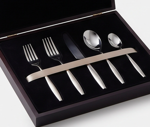 Ensemble de 5 couverts en acier inoxydable, finition plaquée argent, manches robustes, parfaits pour la cuisine, la table, la maison et l'hôtel. - Product Image 6