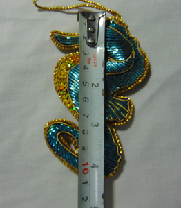 Adorno Navideño Colgante de Acrílico Hecho a Mano con Forma de Caballito de Mar Dorado, Adorno Decorativo de Alta Calidad para Árbol - Product Image 5