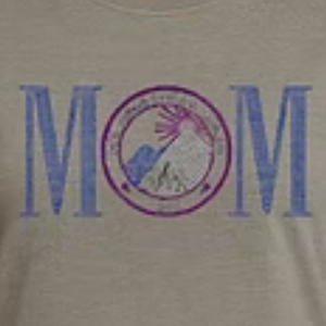 เสื้อยืดโลโก้ MOM สีเทาสำหรับผู้หญิง สวมใส่สบายๆ ทุกวัน สไตล์สตรีทแวร์ แฟชั่นลำลอง เสื้อผ้าแฟชั่นชั้นนำ - Product Image 2