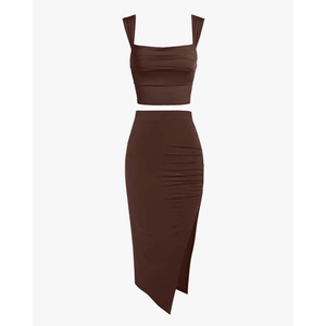 Jupe midi asymétrique plissée marron chocolat avec fente latérale - Product Image 1