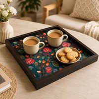 Plateau de rangement carré en bois, motif floral, finition laquée, style moderne, utilisation en cuisine, multifonctionnel, compatible lave-vaisselle, capacité 0-1L
