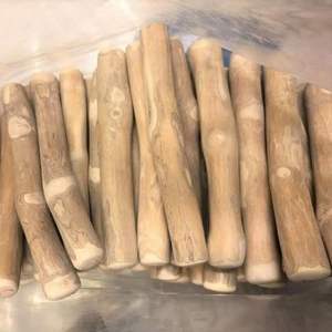 Jouet à mâcher pour chien en bois de café naturel écologique moderne - Jouet à mâcher durable et sûr pour chiens - Product Image 5