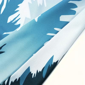 Camiseta de Manga Larga con Cuello Redondo para Hombre, Estilo Urbano, Corte Regular, Diseño Sublimado, 220 Gramos, Ecológica, Hecha de Poliéster - Product Image 4