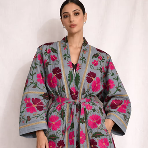 Trouvez un motif similaire : Vêtements pour femmes en toile 100% coton, design confortable et frais, broderie Suzani traditionnelle, soldes de Noël - Product Image 1