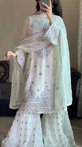 Conjunto de Top y Pantalón de Diseño Moderno de Secado Rápido con Bordado Intenso de Seda Chinon para Fiesta, con Dupatta para Mujer, para Todas las Estaciones - Product Image 2