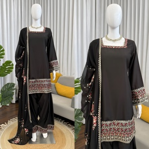 เสื้อครีปสำเร็จรูปปักลายด้วยด้ายและลูกปัด พร้อมกางเกงฟาร์ชีเย็บสำเร็จ และผ้าคลุมไหล่ปักลายด้วยด้ายและลูกปัด - Product Image 5