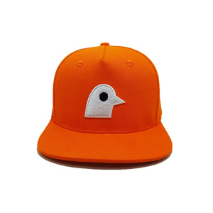 Casquette Snapback 5 Panneaux Structurée Personnalisable avec Logo et Couleur, Fabriquée en Usine au Vietnam, Confortable et Tendance pour le Quotidien - Product Image 1