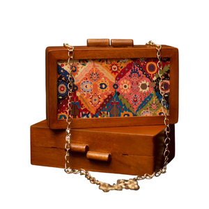 Pochette en bois imprimée multicolore élégante pour femme, idéale pour les mariages, les soirées et les occasions festives - Product Image 1