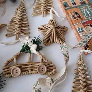Étoile de Noël artisanale en rotin à suspendre, décoration traditionnelle d'intérieur, cadeau artisanal pour la décoration des fêtes - Product Image 3