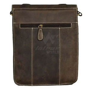 Bolso bandolera de cuero Secure Access Professional para hombre con forma compacta y costuras duraderas - Product Image 5