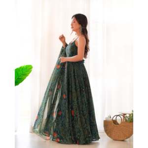 Ensemble de costume Anarkali en mousseline de soie de couleur verte Aayna Clothing, taille XS - Product Image 4