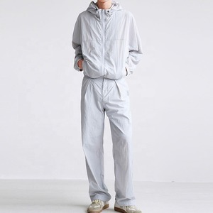 Ensemble de survêtement léger coupe-vent à capuche pour homme, manches longues, couleur unie, décontracté, respirant, 100 % polyester, pour le printemps, coupe classique - Product Image 3