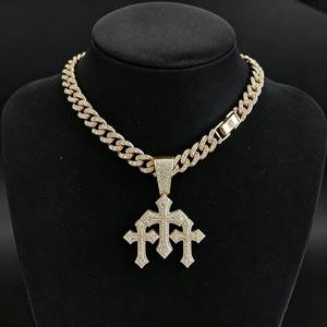 Cadena de eslabones cubanos de plata de ley 925 para hombre, estilo hip-hop, con corazón de moissanita completa, chapada en oro de 10K, lujo certificado - Product Image 1