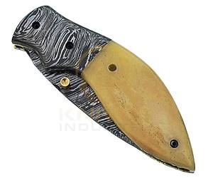 Cuchillo plegable de acero de Damasco hecho a mano con mango de hueso para uso diario, camping, caza y actividades al aire libre. - Product Image 5
