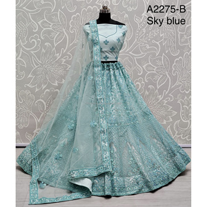 Collections de velours de vêtements de mariée indiens pour la mariée avec le travail de Zarkhan par Fabzone - Product Image 3