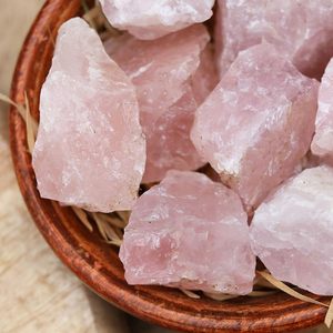 Pierre de quartz rose naturelle brute, cristal rose brut en vrac, spécimen minéral de guérison pour le wrapping de fils et la méditation des chakras - Product Image 5