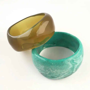 Michael Nash Jewelry Bracelets de mode pour femmes en résine d'ambre avec cristaux multicolores - Product Image 6