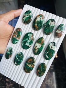 Piedras preciosas de crisocola 100% naturales, cabujones de crisocola de diferentes formas y tamaños para la fabricación de joyas, especímenes minerales. - Product Image 3