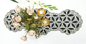 Chemin de table ovale brodé à la main avec perles, en tissu, motif traditionnel chinois, napperons et sous-plats - Product Image 2