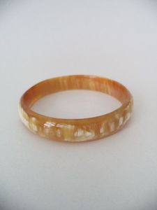Brazalete Único de Cuerno de Búfalo con Texturas Naturales, Diseño Artesanal y Atractivo Elegante - Product Image 3