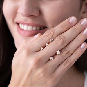 Pendientes de Oro Sólido de 14k/18K con Diseño de Trébol de Cuatro Hojas, Joyería Fina al por Mayor, con Diamantes de Laboratorio, Regalo para Mujer - Product Image 3