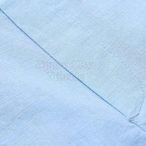 Pantalones cortos de hombre de tela suave y ajuste relajado, ligeros para uso diario con un diseño moderno y sencillo. - Product Image 6
