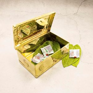 Boîte à bétel traditionnelle en laiton, boîte de rangement pour Paan Daan Kumkum Haldi, récipient Dabbi Supari, boîte décorative pour Pooja, cadeau de mariage - Product Image 3