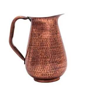 Pichet en cuivre martelé avec bec large, poignée courbée, corps bombé, col étroit, vaisselle rustique artisanale - Product Image 3