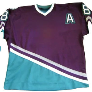 Uniforme de Hockey sobre Hielo Personalizado Unisex de Alta Calidad con Logotipo Bordado o Impreso en Toda la Superficie por Sublimación - Product Image 1