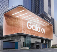 L'écran d'affichage à LED de service avant extérieur P3 utilise des modules LED biseautés à 45 degrés à double entretien et avec une conception étanche IP65