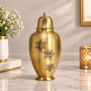 Gravierte Metallurne mit Antik-Gold-Finish, Blattmuster, Mehrstufigem Deckel und Sockel für Gedenk-Asche - Product Image 6