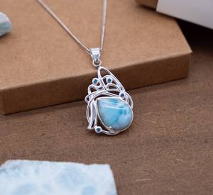 จี้เพชรลาลีมาร์บลูโทแพซทำมือจาก NIKHIL GEMS เงินแท้ชุบทองคำขาว สไตล์วินเทจ เหมาะสำหรับเป็นของหมั้น  สำหรับทั้งชายและหญิง - Product Image 6