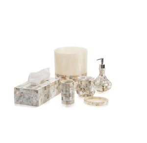 Ensemble de salle de bain intemporel en nacre, accessoires de vanité faits main vintage, élégant, décoratif, de luxe, essentiel pour hôtel et maison - Product Image 3
