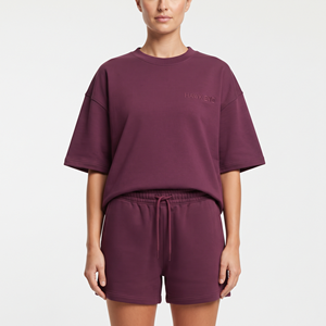Ensemble T-shirt et short pour femme en molleton 100% coton respirant, coupe oversize à col classique, épaules tombantes et manches courtes - Product Image 4