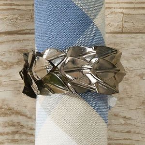 Anillo de Servilleta de Metal Hecho a Mano por Artesanos para Decoración de Mesa de Comedor de Lujo, Elegante para Restaurantes, Bodas y Eventos Festivos - Product Image 3