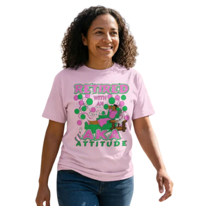 T-shirt imprimé pour femme « Retired with Attitude », en coton premium, motif graphique, décontracté, mode, vêtement de tous les jours - Product Image 3