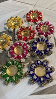 Support de bougie chauffe-plat en verre avec base florale en fil de soie et pétales, plaque Diya ornée de strass, centre de table, décoration intérieure