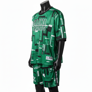 ชุดเซ็ตเสื้อยืดกางเกงขาสั้นผ้าตาข่ายเนื้อนุ่ม 180 GSM สำหรับผู้ชาย สีเขียวมรกต พิมพ์ลายกราฟิกทั่วตัว พร้อมโลโก้แบบ Sublimation - Product Image 3
