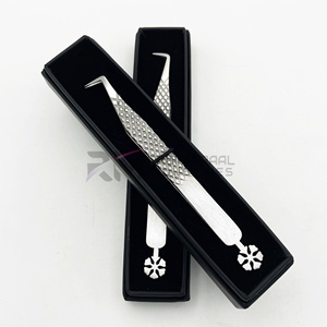 Pinzas para Extensión de Pestañas RMI Super Ranking Product Flower Bottom Designs, Acero Inoxidable, Agarre de Diamante, Punta Mate a 90 Grados - Product Image 4