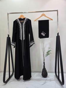 Robe Abaya Longue de Luxe en Polyester de Haute Qualité pour Femme, Modeste, Tie-Dye Violet, Manches Longues, Bordure Noire, pour l'Aïd et le Ramadan - Product Image 6
