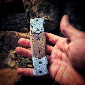 Cuchillo Plegable de Acero Damasco Hecho a Mano de Grado Industrial con Mango de Madera y Bolster, Punta Caída, para Caza y Actividades al Aire Libre, Venta al por Mayor - Product Image 4