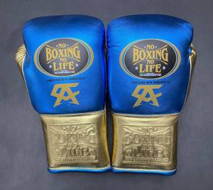 Gants de boxe professionnels OEM de qualité supérieure, faits à la main, bleu et or métalliques, à lacets, No Boxing No Life, CP-BG-140 - Product Image 4