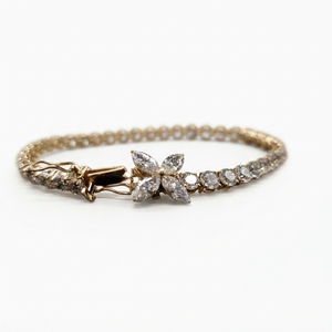 Elegante Brazalete de Diamantes de Oro Amarillo de 8K para Mujer, Joyería Ligera para Uso Diario, Diseño Elegante, Listo para Regalo, Acabado Brillante - Product Image 1