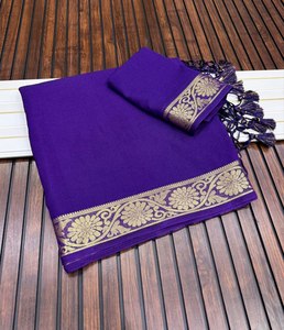 Sari de crepé georgette Khaddi premium con borde de tejido jacquard Jari y colgante de borlas - Product Image 1